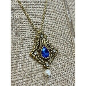 Avon Victorian Revival Gold Tone Sapphire & Pearl Lavalier Pendant Necklace